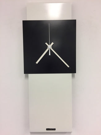 BeoXL - Wandklok LaBrand Export Line White & Black Square Modern Dutch Design
