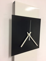 BeoXL - Wandklok LaBrand Export Line White & Black Square Modern Dutch Design