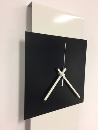 BeoXL - Wandklok LaBrand Export Line White & Black Square Modern Dutch Design