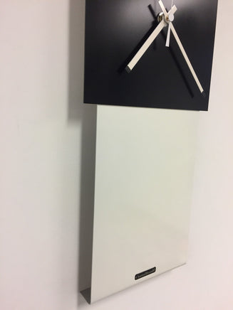 BeoXL - Wandklok LaBrand Export Line White & Black Square Modern Dutch Design