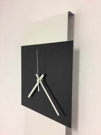 BeoXL - Wandklok LaBrand Export Line White & Black Square Modern Dutch Design