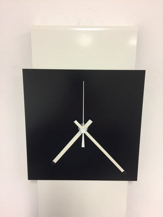 BeoXL - Wandklok LaBrand Export Line White & Black Square Modern Dutch Design