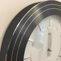 BeoXL - Wandklok zilver modern design