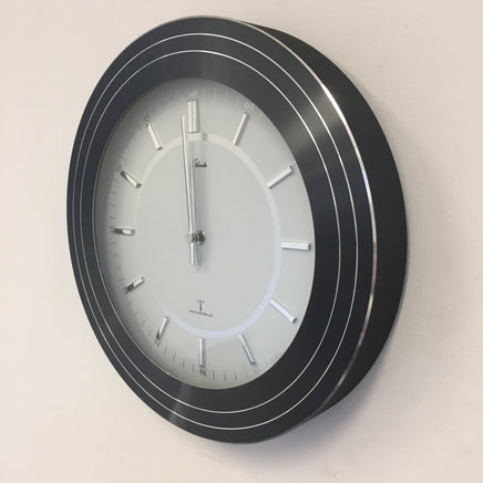 BeoXL - Wandklok zilver modern design