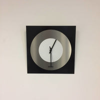 BeoXL - Wandklok TOPAZ Black and White