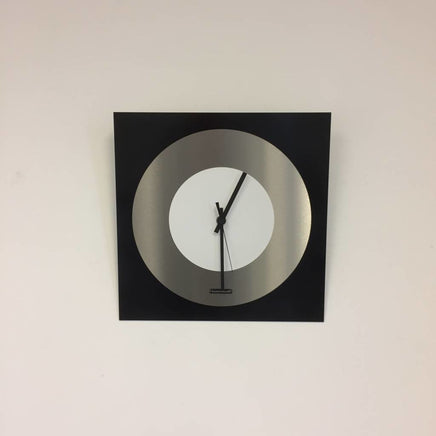 BeoXL - Wandklok TOPAZ Black and White