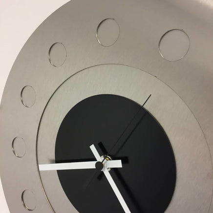 BeoXL - Wandklok Industrial Revolution Black