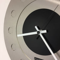 BeoXL - Wandklok Industrial Revolution Black