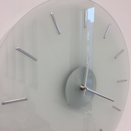 BeoXL - Wandklok POLAR WHITE modern design