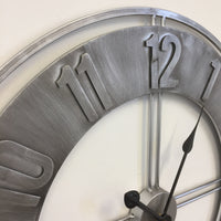BeoXL - Wandklok Silver Saloon Vintage Design