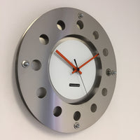 BeoXL - Wandklok mecanica kleine binnenste cirkel wit oranje zwart modern nederlands ontwerp handgemaakt 40 cm