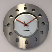 BeoXL - Wandklok mecanica kleine binnenste cirkel wit oranje zwart modern nederlands ontwerp handgemaakt 40 cm