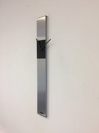 BeoXL - Wandklok SUMMIT BLACK SQUARE MODERN DUTCH DESIGN BLACK POINTERS