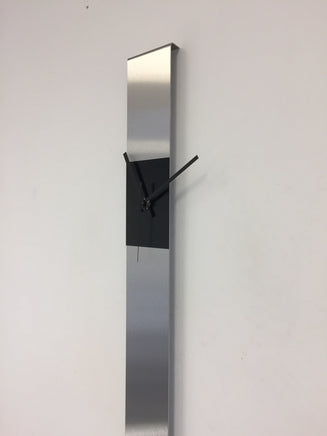 BeoXL - Wandklok SUMMIT BLACK SQUARE MODERN DUTCH DESIGN BLACK POINTERS