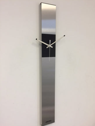 BeoXL - Wandklok SUMMIT BLACK SQUARE MODERN DUTCH DESIGN WHITE POINTERS