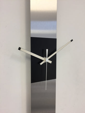BeoXL - Wandklok SUMMIT BLACK SQUARE MODERN DUTCH DESIGN WHITE POINTERS