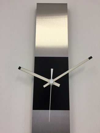 BeoXL - Wandklok SUMMIT BLACK SQUARE MODERN DUTCH DESIGN WHITE POINTERS