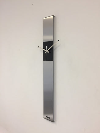 BeoXL - Wandklok SUMMIT BLACK SQUARE MODERN DUTCH DESIGN WHITE POINTERS