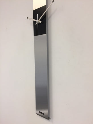 BeoXL - Wandklok SUMMIT BLACK SQUARE MODERN DUTCH DESIGN WHITE POINTERS