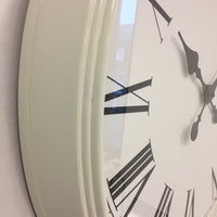 BeoXL - Wandklok Orleans retro wit design