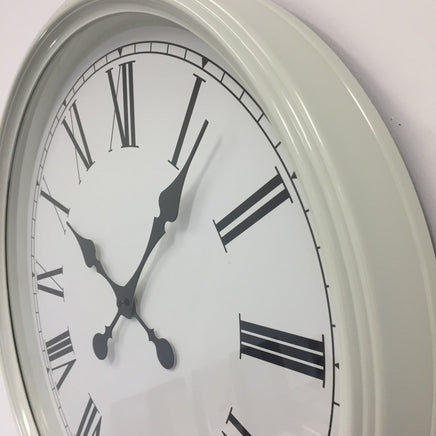 BeoXL - Wandklok Orleans retro wit design