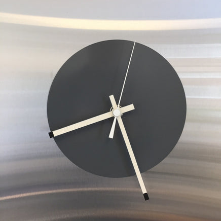 BeoXL - Wandklok Time Square New York GREY Modern Dutch Design