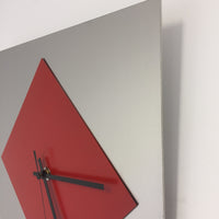 BeoXL - Wandklok Red Window
