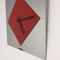 BeoXL - Wandklok Red Window