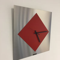 BeoXL - Wandklok Red Window