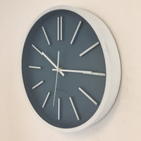 BeoXL - Wandklok White and Blue Modern Design