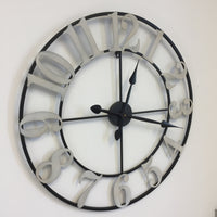 BeoXL - Wandklok AMSTERDAM ZWART-WIT INDUSTRIEEL