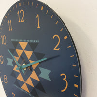 BeoXL - Wandklok TRIANGLE modern design