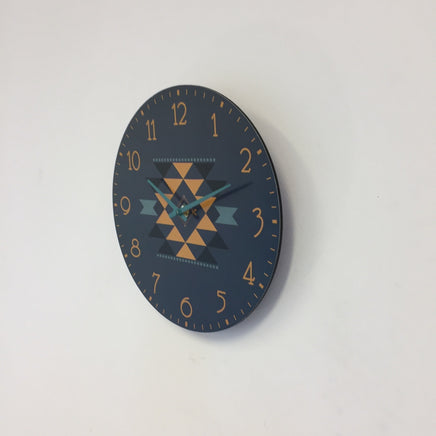 BeoXL - Wandklok TRIANGLE modern design