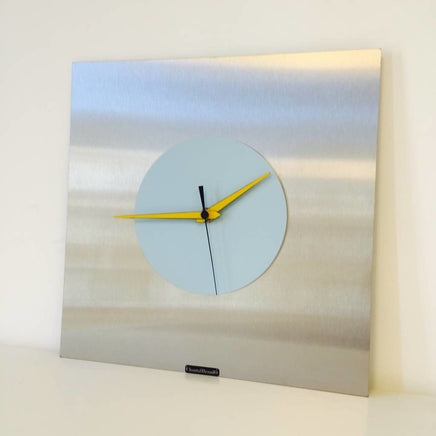 BeoXL - Wandklok RVS Blue & Yellow Modern Design