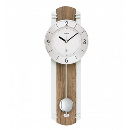 BeoXL - Wandklok met slinger notenhout modern design