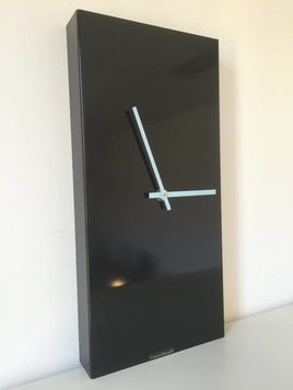 BeoXL - Wandklok RVS Black Beauty