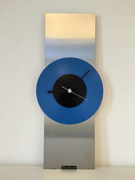 BeoXL - Wandklok RVS Black & Blue Modern Design