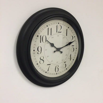 BeoXL - Wandklok Black Retro Design