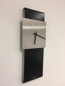 BeoXL - Wandklok LaBrand Export Design Black & Gold Pointer modern design