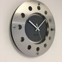 BeoXL - Wandklok mecanica kleine binnencirkel grijs wit wit modern nederlands ontwerp handgoodakt 40 cm