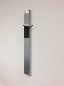 BeoXL - Wandklok SUMMIT BLACK SQUARE MODERN DUTCH DESIGN BLACK POINTERS