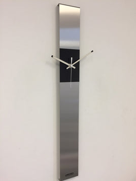 BeoXL - Wandklok SUMMIT BLACK SQUARE MODERN DUTCH DESIGN WHITE POINTERS