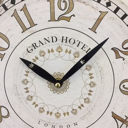 BeoXL - Wandklok Grand Hotel Londen Vintage retro wit