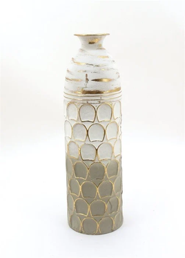 Vaas modern design White with cream metal vase scales